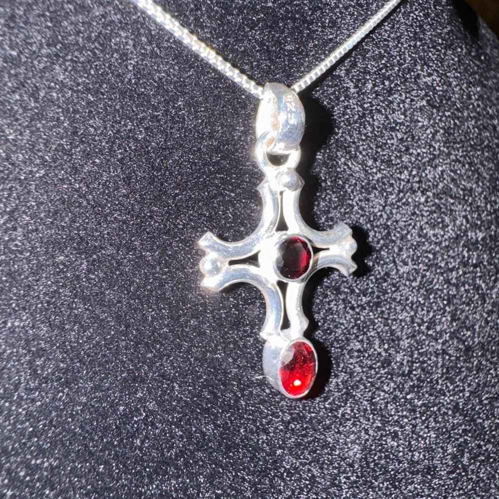 Holy Cross Silver & Garnet Pendant - Picture 3 of 6